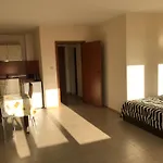维斯塔住宅公寓 *